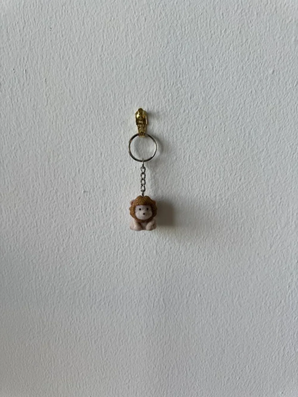 Y2K CLAIRE'S FELT LION KEYCHAIN